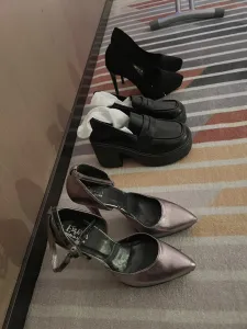 母狗穿上波點黑絲+白襪，狠狠被幹