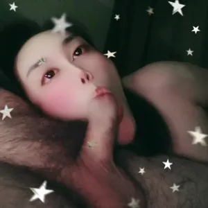 露臉口含住雞把舌頭各種打轉