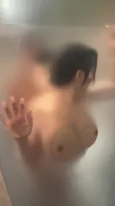 老婆和單男在浴室操的歡