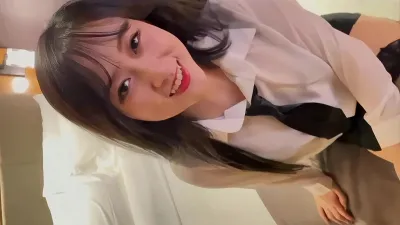 “我發騷了，這裡燙燙的”頂美大三女學生的極致反差！哪個男人頂的住
