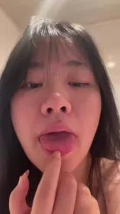 反差騷貨！人前文靜可愛私下情慾母狗，反差感拉滿，還是少婦會玩