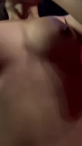 奶形很好看的母狗在我身上嬌喘蠕動