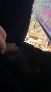 商場人前露出大騷屄1