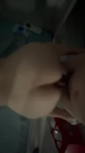繼續後入人妻，這次戴套後入