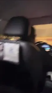 這樣的小騷貨，你們可以滿足她媽