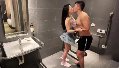 剛結婚三個月的老婆嘗試約肌肉單男，老婆說了必須要帥，錢不錢無所謂