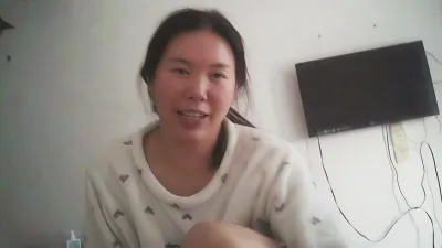 東莞服裝廠裡的離異熟女阿姨，聊了半個月終於拿下小騷逼真緊