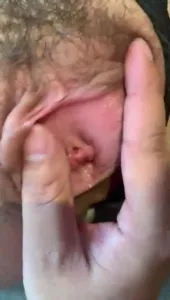 約了個生過孩子是人妻，還帶著婚戒！約女大清純生疏，約人妻覺得更自然舒