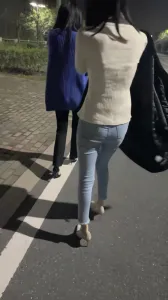 公廁4P換妻聚會現實中結婚很多年了！發小也是顏值夫妻，沒事就換著玩，