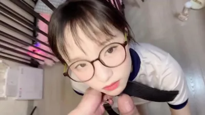 眼鏡清純小母狗，請主人盡情內射我，想給你生小狗狗！搖尾乞憐極品白嫩奶