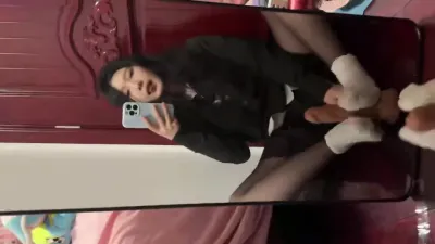 美女母狗黑絲足交