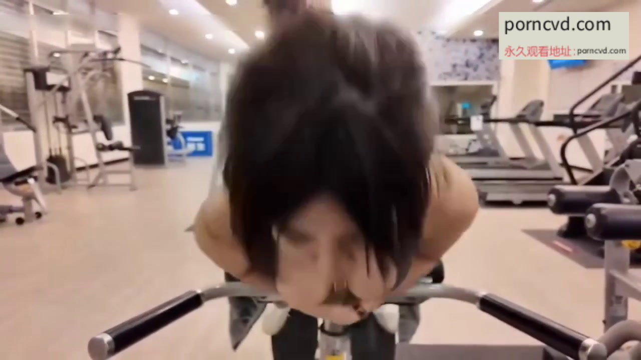 台灣av成人影片 頂級健身妹子完美身材 健身時直接被幹 潮噴到到處都是水