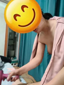 老婆居家寫真帶操嘴影片