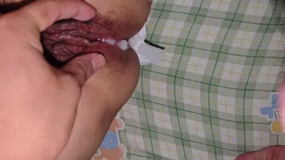 騷貨老師剛開學第一次偷情，必須無套內射