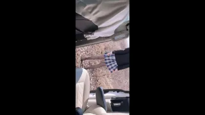 原創野外露出調教18歲騷母狗 黑絲巴黎世家 車裡吃雞巴 然後爆操