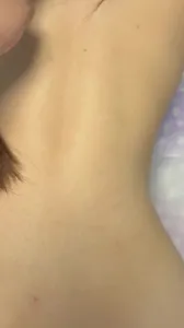又被幹爽了，被黃毛操的翻白眼
