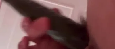 臭黑逼被黃瓜操了
