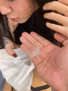 巨乳黑絲高跟人妻約單男，沒想到那麼騷極度反差，肉棒插入太長了感覺直接