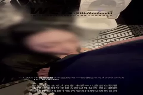自拍外流 劇情演繹 把女神灌醉在KTV洗手間裡爆操 朋友在外唱歌什麼都不知道