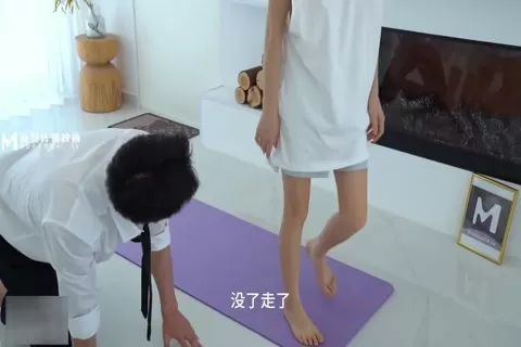 國產av影片 麻豆av傳媒 姊姊的身體 被血氣方剛的弟弟侵犯 夏雨荷出演 中文字幕 CZ-006